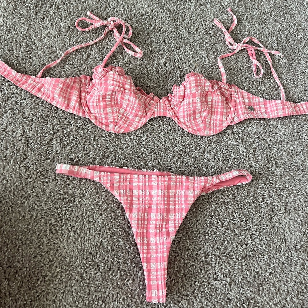 Billabong pink scrunch swimsuit
